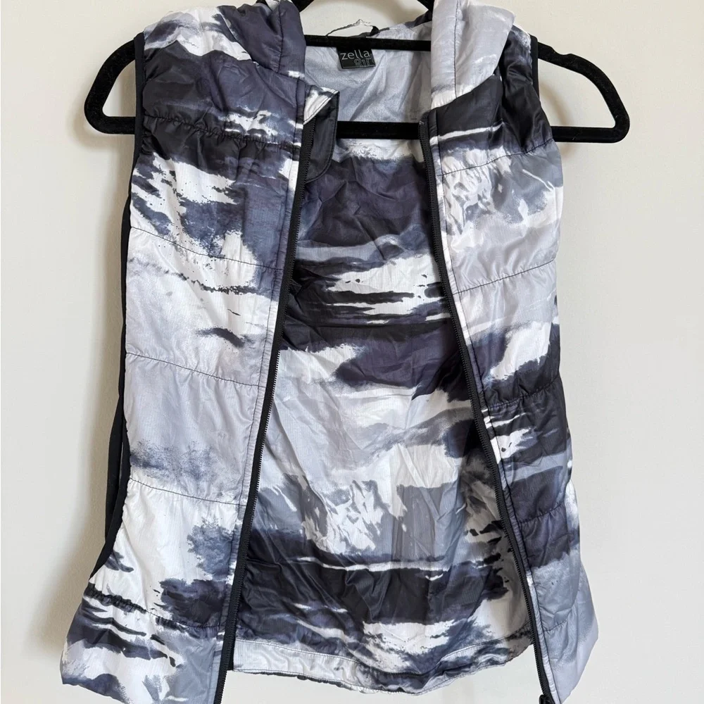 Zella Girl Hooded Marble Print Puffer Vest XL 14/16